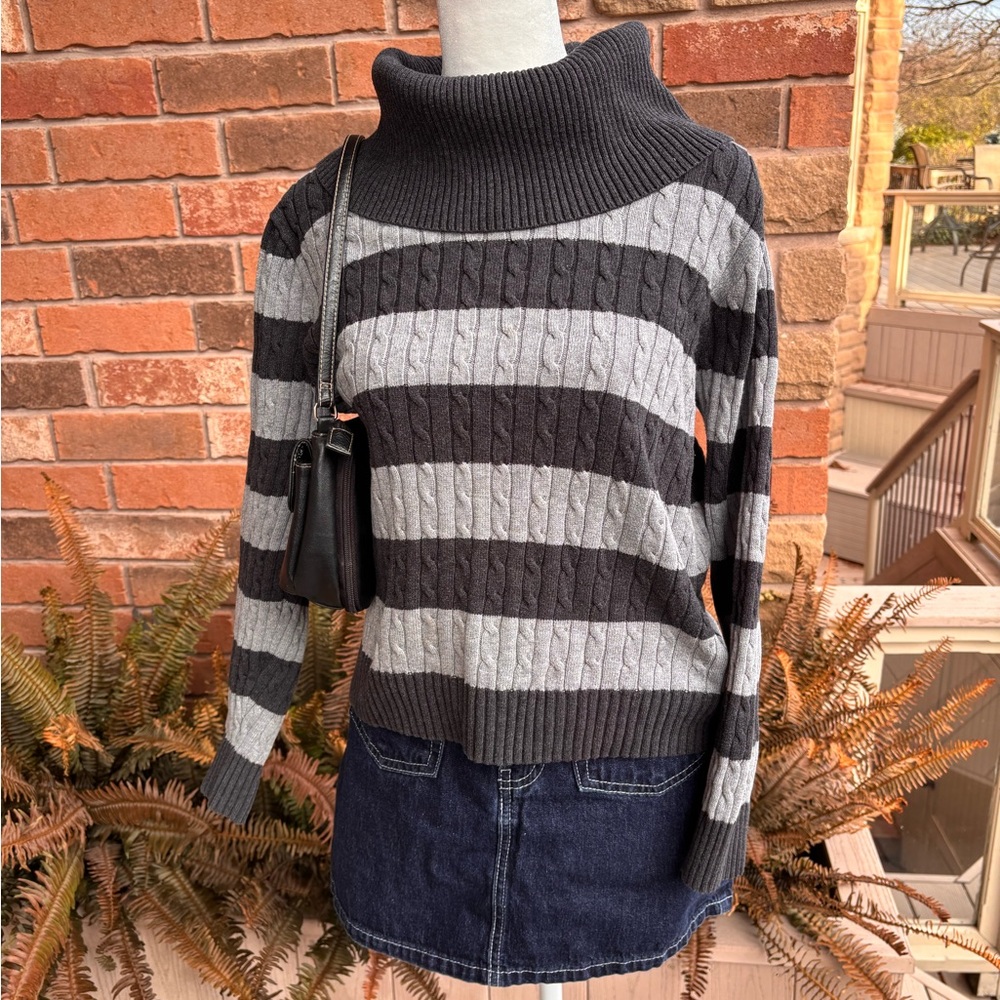 Vintage Late 90’s Pria Petite Cable Knit Turtleneck 🩶